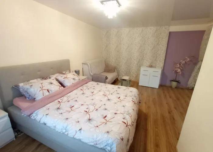 Perfect In Center * Narva